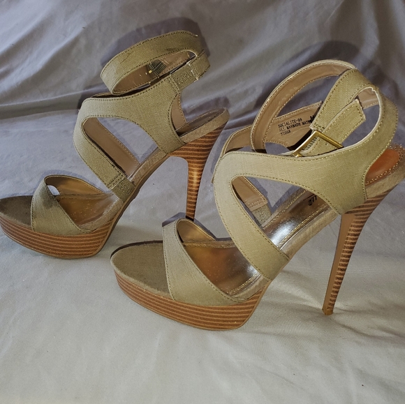 Sassy Anne Michelle Olive Heels - Picture 2 of 6